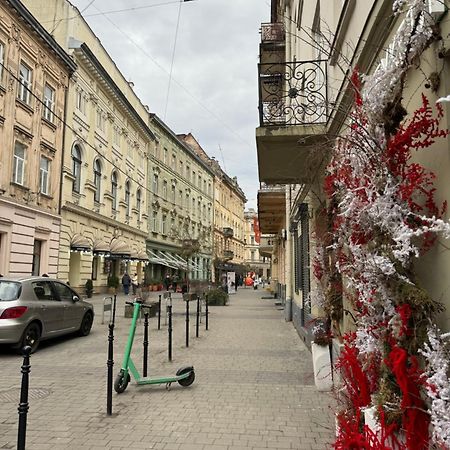 Art Studio Near Opera Theatre Lviv Eksteriør bilde